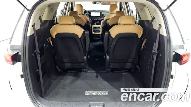 Kia Carnival 2022 — Şəkil 15/20