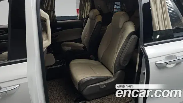 Kia Carnival 2022 — Photo 11/20