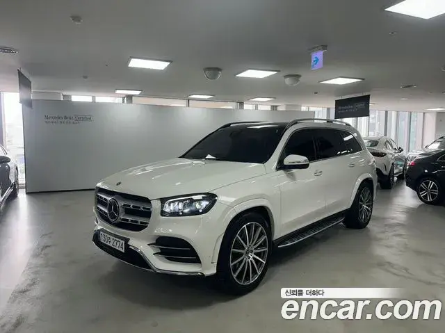 Mercedes-Benz GLS-Class 2023 — Photo 10/17