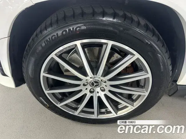 Mercedes-Benz GLS-Class 2023 — Photo 4/17