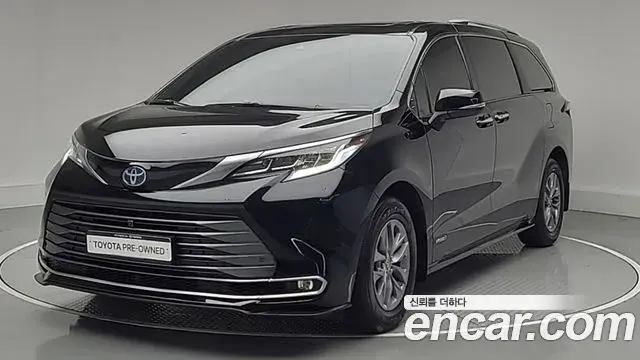 Toyota Sienna 2021 — Photo 19/19