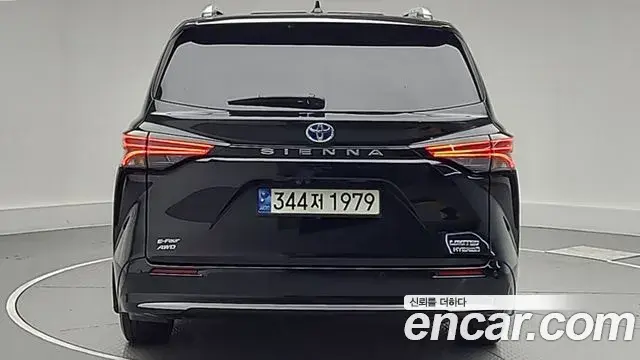 Toyota Sienna 2021 — Photo 3/19