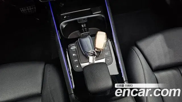 Mercedes-Benz GLB-Class 2021 — Photo 8/20