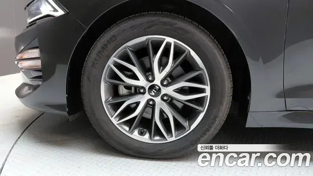 Kia K5 2021 — Şəkil 21/33