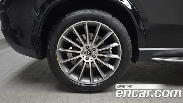 Mercedes-Benz GLE-Class 2025 — Photo 5/20