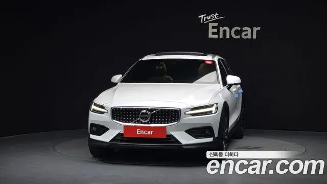Volvo V60 Cross Country 2021 — Şəkil 16/20
