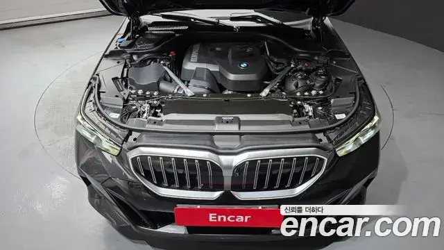 BMW 5 Series 2025 — Photo 6/20