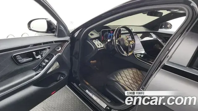 Mercedes-Benz S-Class 2021 — Photo 10/20