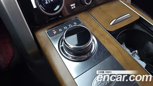 Land Rover Range Rover 2018 — Photo 7/20