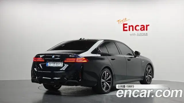 BMW 5 Series 2025 — Photo 1/20