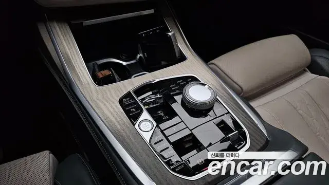 BMW X7 2023 — Фото 9/20