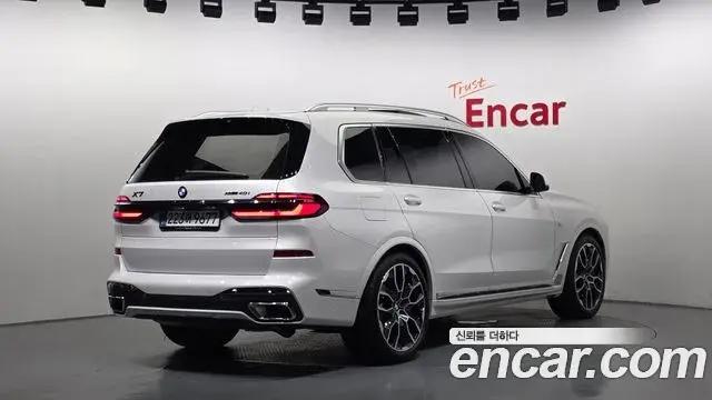 BMW X7 2024 — Photo 2/20