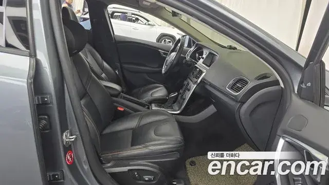 Volvo V40 Cross Country 2019 — Şəkil 5/31