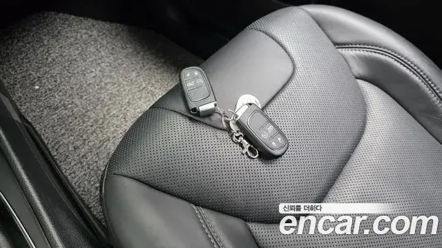 Jeep Cherokee 2020 — Şəkil 30/36