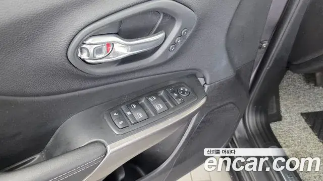 Jeep Cherokee 2020 — Şəkil 22/36