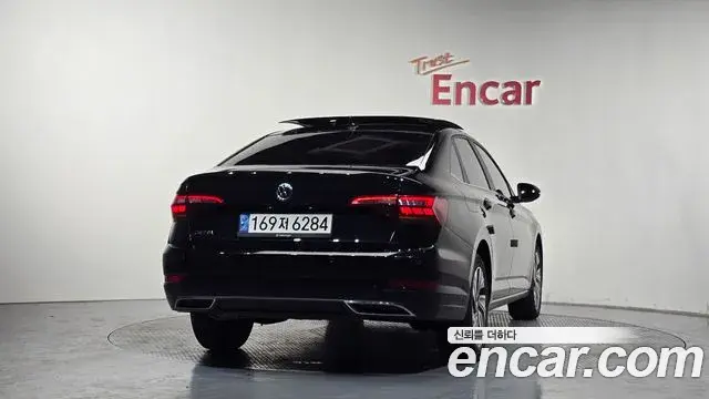 Volkswagen Jetta 2021 — Photo 3/20