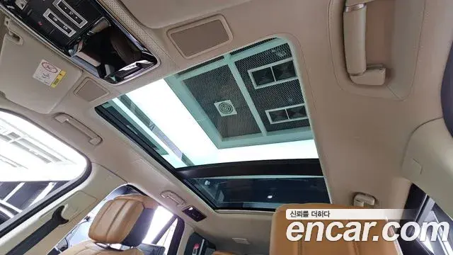 Land Rover Range Rover 2021 — Photo 19/20