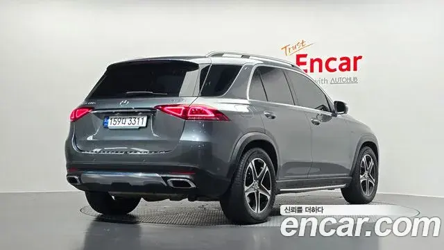 Mercedes-Benz GLE-Class 2021 — Photo 2/20