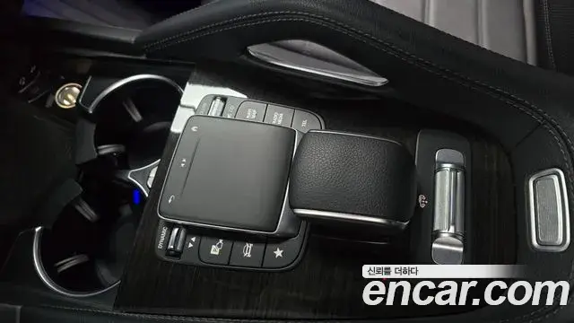Mercedes-Benz GLE-Class 2021 — Photo 18/20