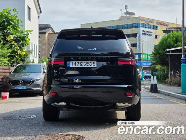 Land Rover Discovery 5 2025 — Фото 3/20
