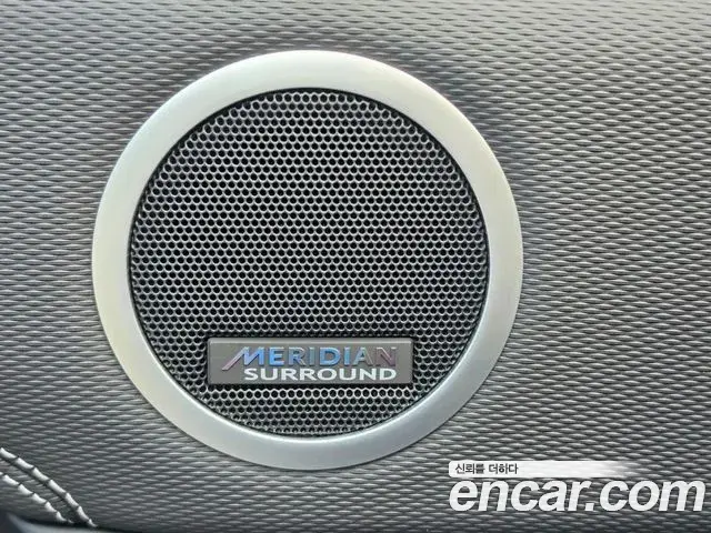 Land Rover Discovery 5 2025 — Фото 14/20