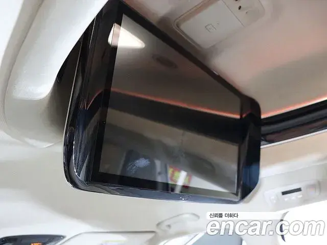 Kia Carnival 2023 — Фото 14/20