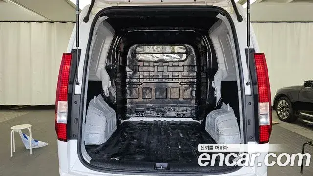Hyundai Staria 2022 — Фото 20/20