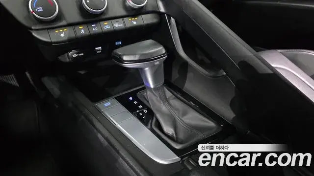 Hyundai The New Avante Hybrid 2021 — Photo 21/31