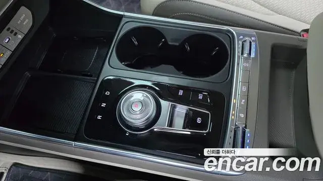 Kia Carnival 2024 — Şəkil 9/20