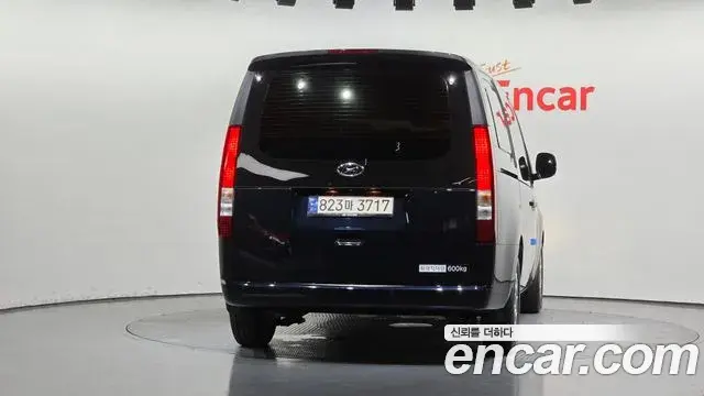 Hyundai Staria 2023 — Photo 4/20