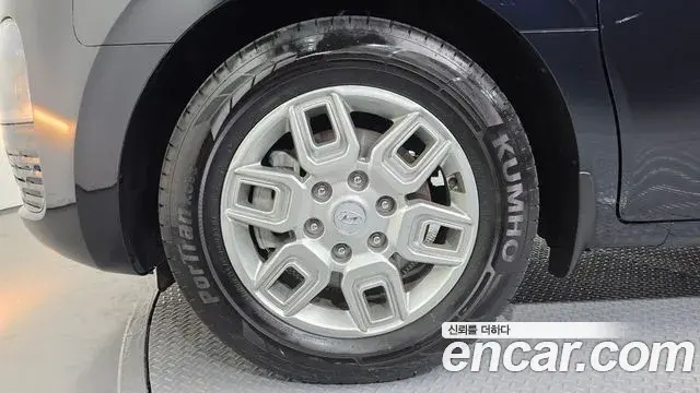 Hyundai Staria 2023 — Photo 5/20