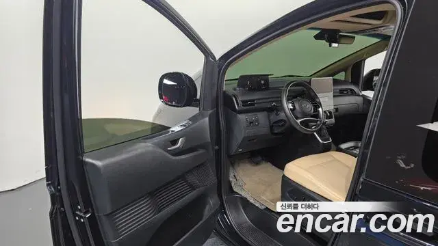Hyundai Staria 2023 — Photo 10/20