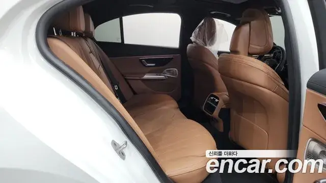 Mercedes-Benz E-Class 2025 — Фото 20/20