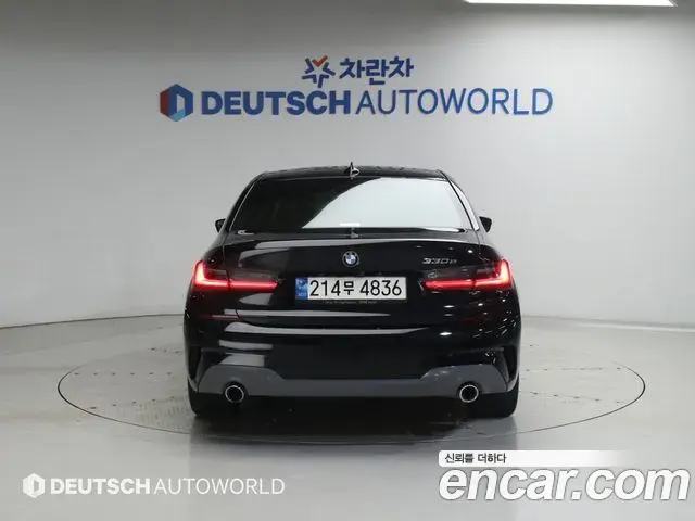 BMW 3 Series 2021 — ფოტო 8/20