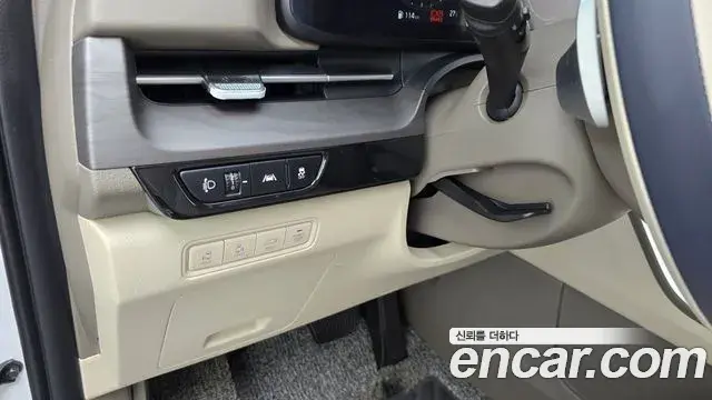 Kia Carnival 2023 — Фото 19/20