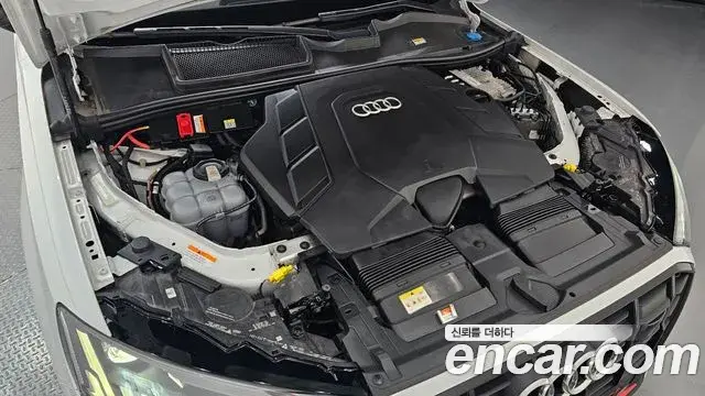 Audi Q7 2021 — Photo 6/20