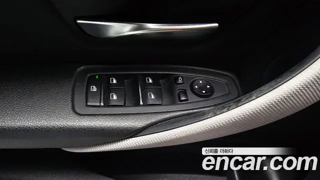 BMW 3 Series 2018 — ფოტო 8/31