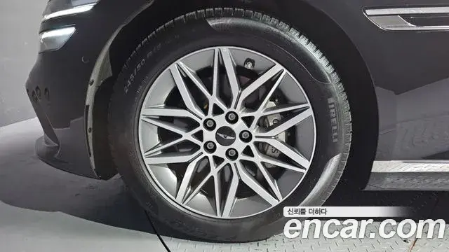 Genesis Electrified G80 2024 — Photo 5/20