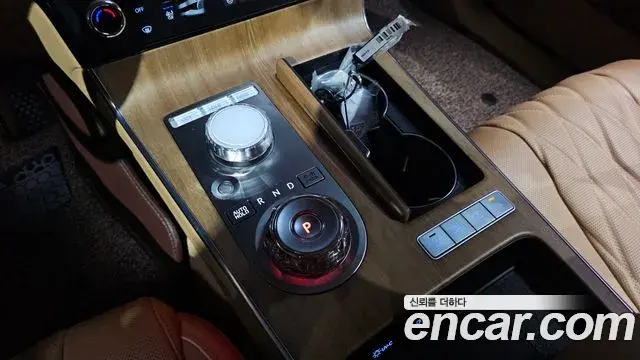 Genesis Electrified G80 2024 — Photo 9/20