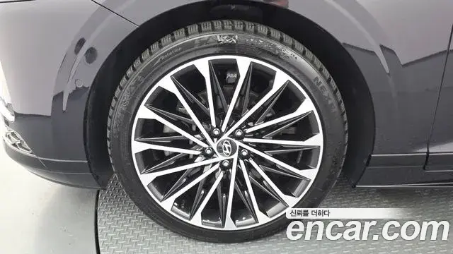 Hyundai Grandeur Hybrid 2025 — ფოტო 32/35