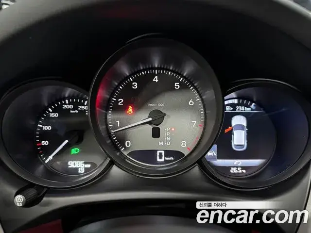 Porsche Macan, 2022