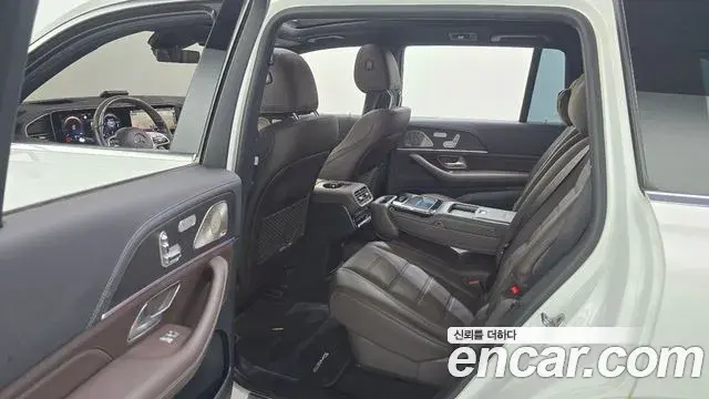 Mercedes-Benz GLS-Class 2022 — Photo 12/20