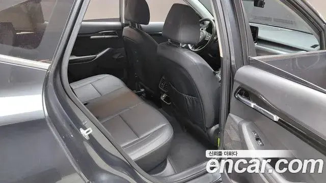 Kia Seltos 2022 — ფოტო 12/34