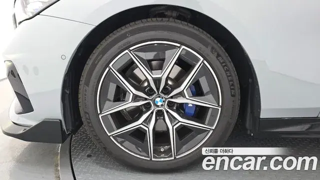 BMW 5 Series 2025 — ფოტო 12/20