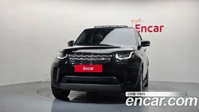 Land Rover Discovery 5 2018 — ფოტო 35/36