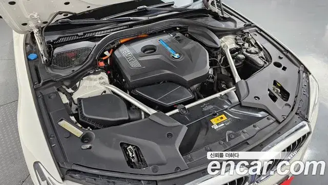 BMW 5 Series 2020 — ფოტო 25/33