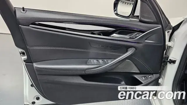 BMW 5 Series 2020 — ფოტო 5/33