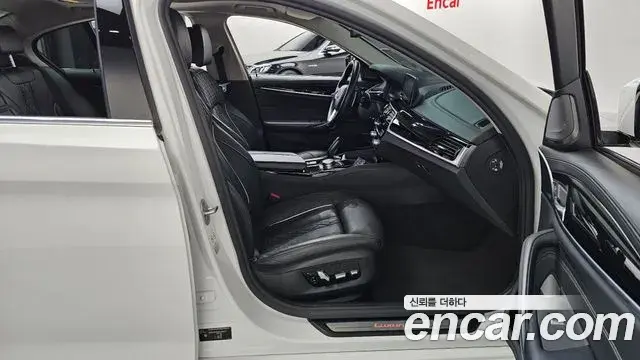 BMW 5 Series 2020 — ფოტო 33/33