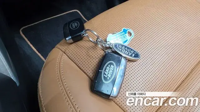 Land Rover Discovery Sport 2019 — Photo 3/39