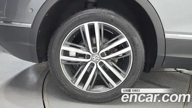 Volkswagen Tiguan Allspace 2018 — ფოტო 27/34